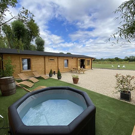 Inviting 3-Bedroom Lodge In Ashton Under Hill Evesham Eksteriør bilde